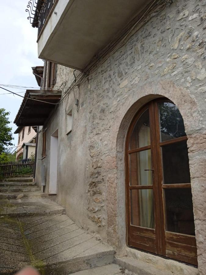 Appartamento Storico A Valle San Martino Di Spolète Extérieur photo