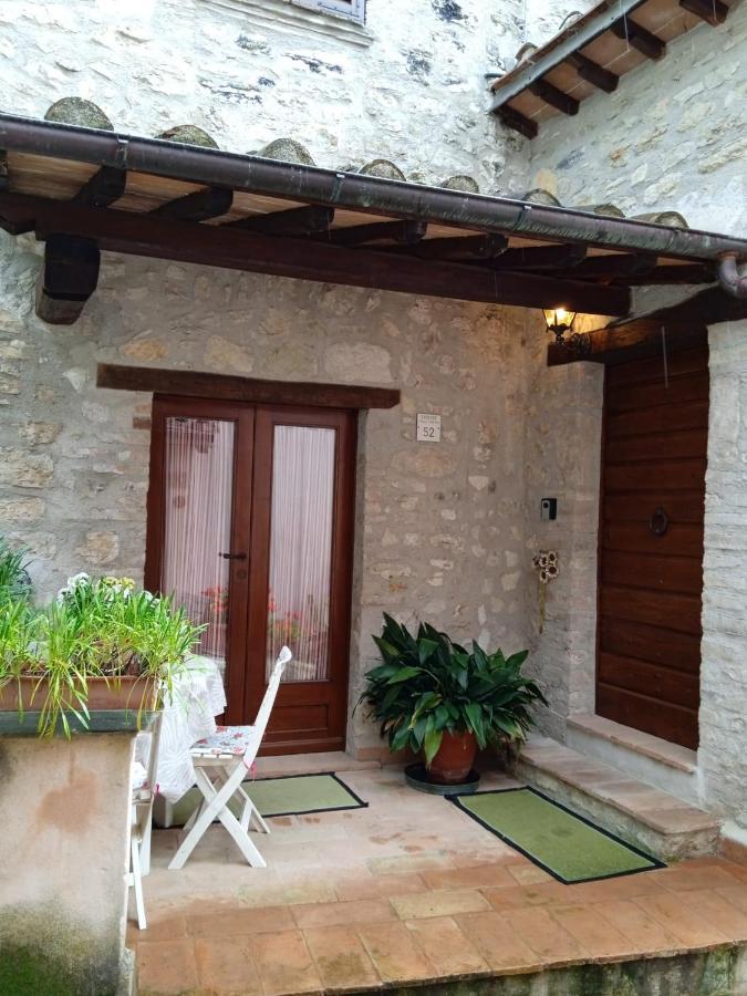 Appartamento Storico A Valle San Martino Di Spolète Extérieur photo