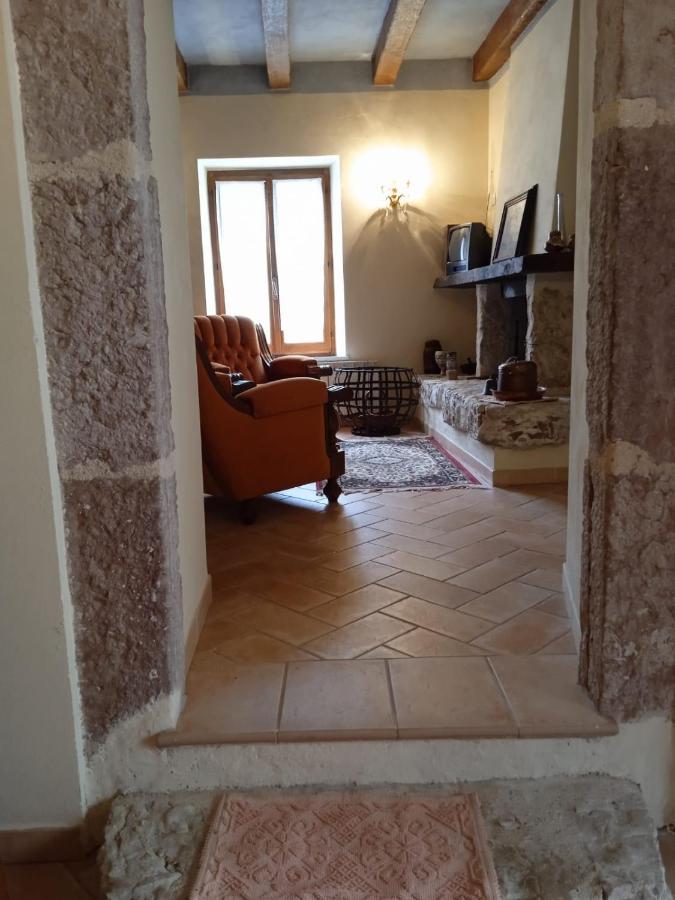 Appartamento Storico A Valle San Martino Di Spolète Extérieur photo