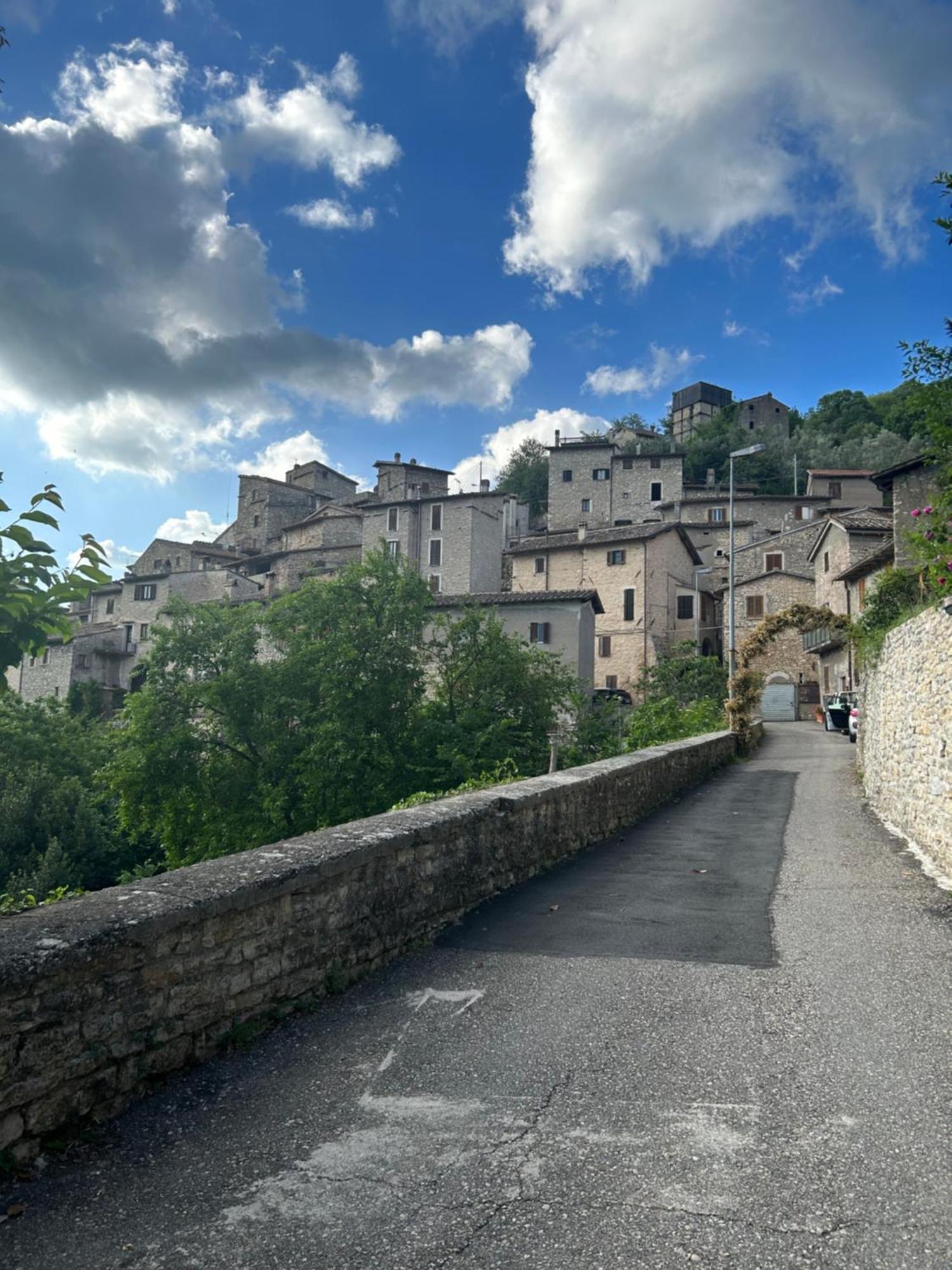 Appartamento Storico A Valle San Martino Di Spolète Extérieur photo